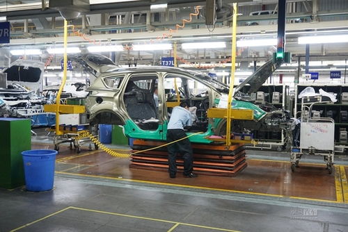 翼虎車主回娘家 走進工廠，見證垃圾打撈船的誕生