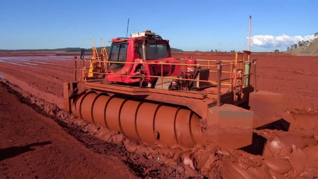 螺旋推進(jìn)車(chē)與智能水草打撈船 當(dāng)特種機(jī)械“逆流而上”